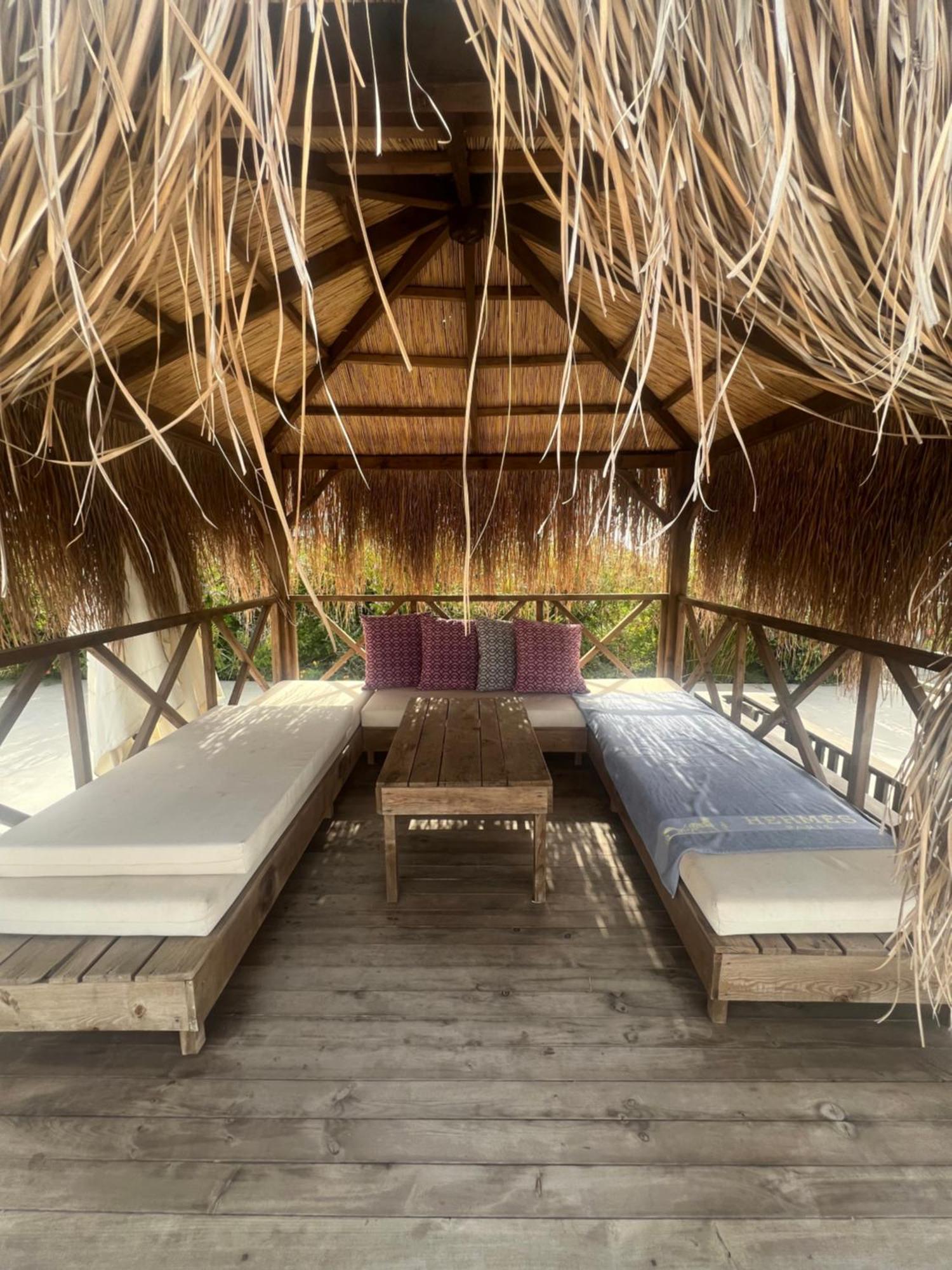 Hermes Penthouse Akanthou Экстерьер фото